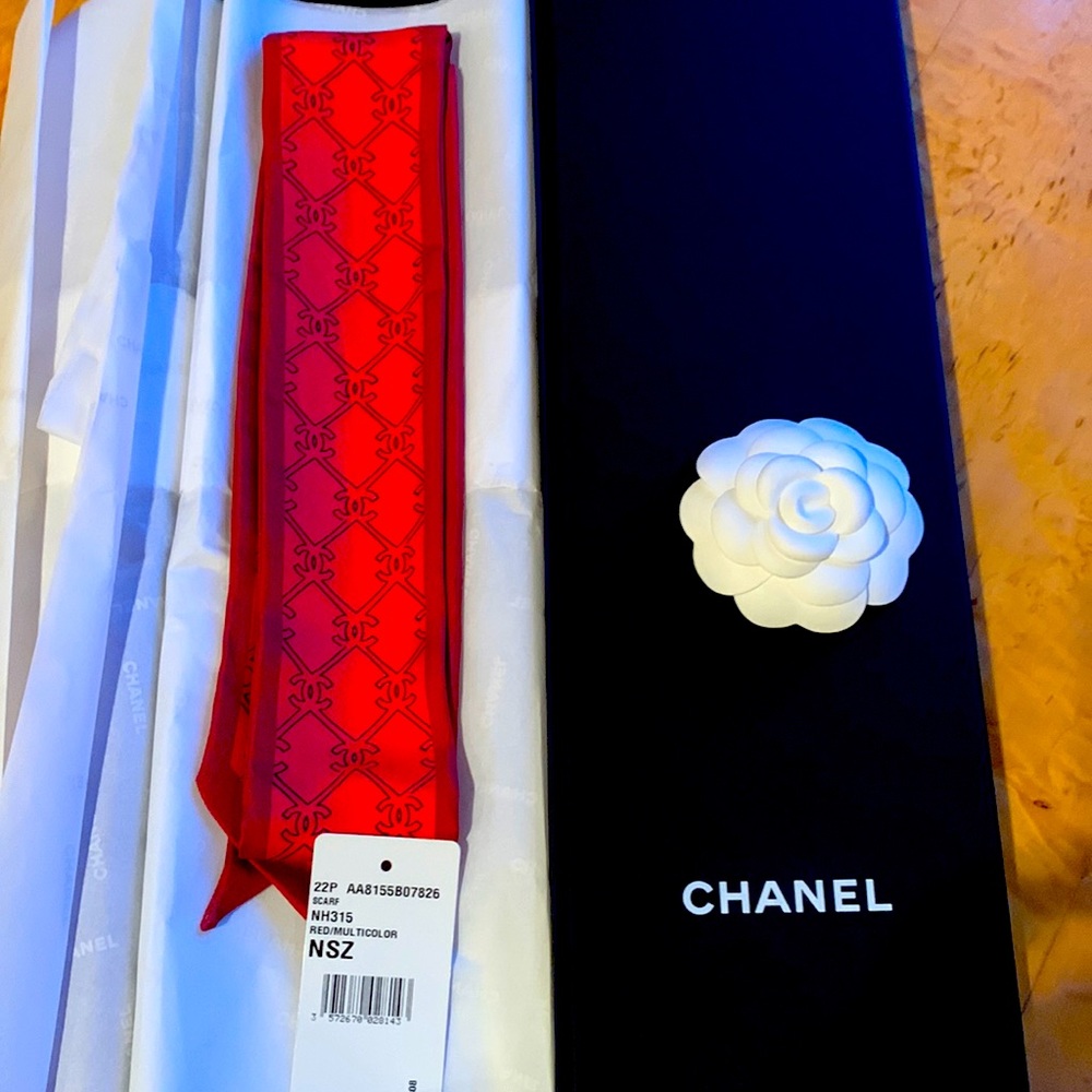 Chanel silk twilly